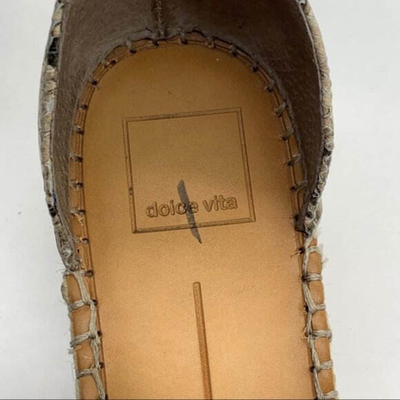 MAXSOLD Dolce Vita Women's Dolce Vita, Larita Sandal - Picture 11 of 13